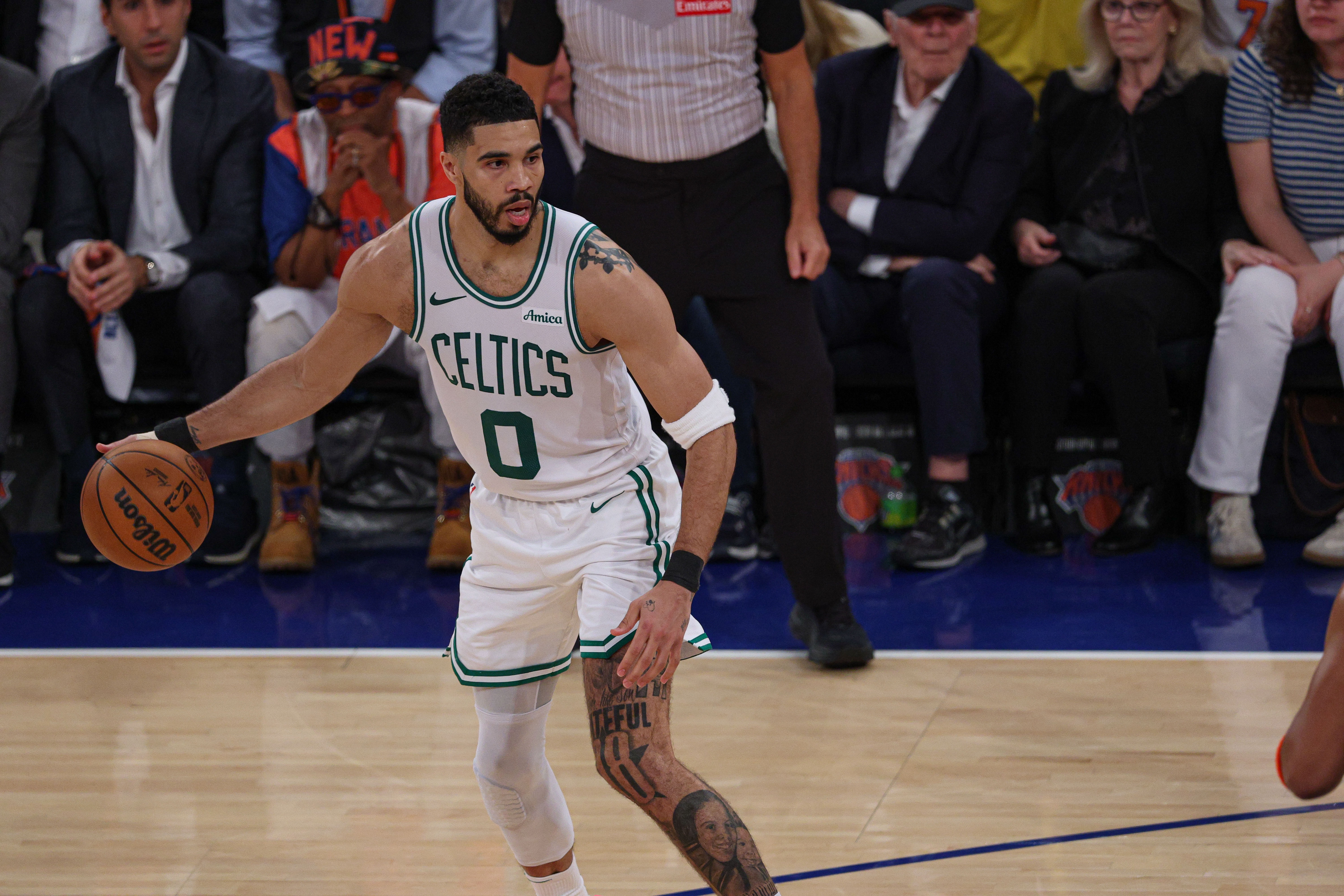 爱游戏官网-奎塔：我和塔图姆的配合越来越好 我一直琢磨怎么让他打得更轻松